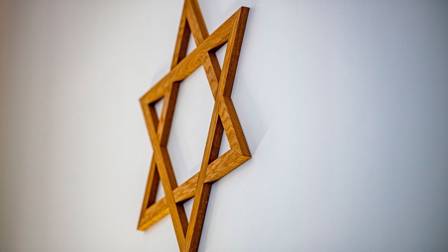 57 antisemitische Vorfälle sind 2025 im Saarland dokumentiert worden (Symboldbild) Foto: David Inderlied/dpa