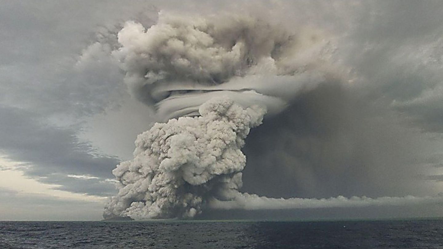 Tonga war fünf Wochen vom Internet abgeschnitten (Archivbild) Foto: Tonga Geological Services/ZUMA Press Wire Service/dpa