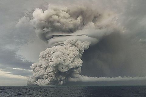 Tonga war fünf Wochen vom Internet abgeschnitten (Archivbild) Foto: Tonga Geological Services/ZUMA Press Wire Service/dpa