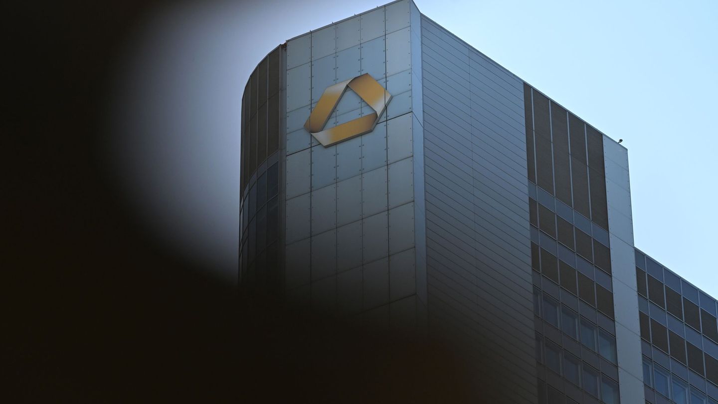 Angebot für Commerzbank-Aktien: Unicredit treibt Commerzbank-Übernahme voran