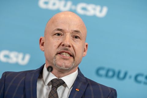 Die CSU will einen Truppenabzug aus Bayern nicht einfach so hinnehmen. Foto: Michael Kappeler/dpa