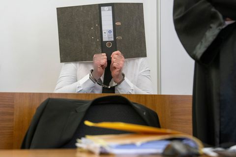 Über zehn Jahre hinweg soll das Ehepaar eine Millionensumme aus den Parkautomaten entwendet haben. Foto: Stefan Puchner/dpa