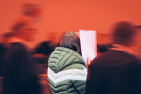 Gina H. wird vorgeworfen, den achtjährigen Fabian aus Güstrow ermordet zu haben. Der Vater des Jungen scheint nicht von ihrer Schuld überzeugt zu sein