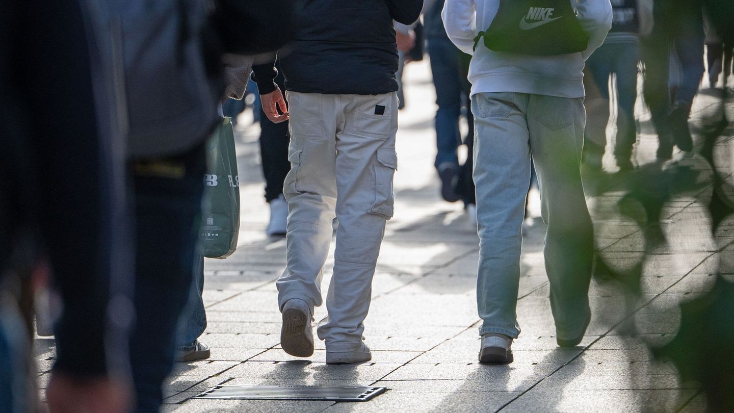 Nur 57 Prozent der 18- bis 34-Jährigen in Niedersachsen sind zufrieden mit der Demokratie. (Symbolbild) Foto: Helena Dolderer/dp