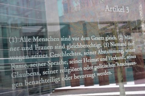 NRW plant ein umstrittenes Landesgesetz gegen Diskriminierung. (Symbolbild) Foto: Sebastian Christoph Gollnow/dpa