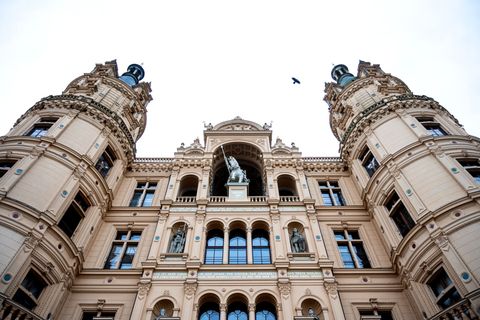 2025 wurden 100 Petitionen mehr als im Vorjahr eingereicht. (Symbolbild) Foto: Daniel Bockwoldt/dpa