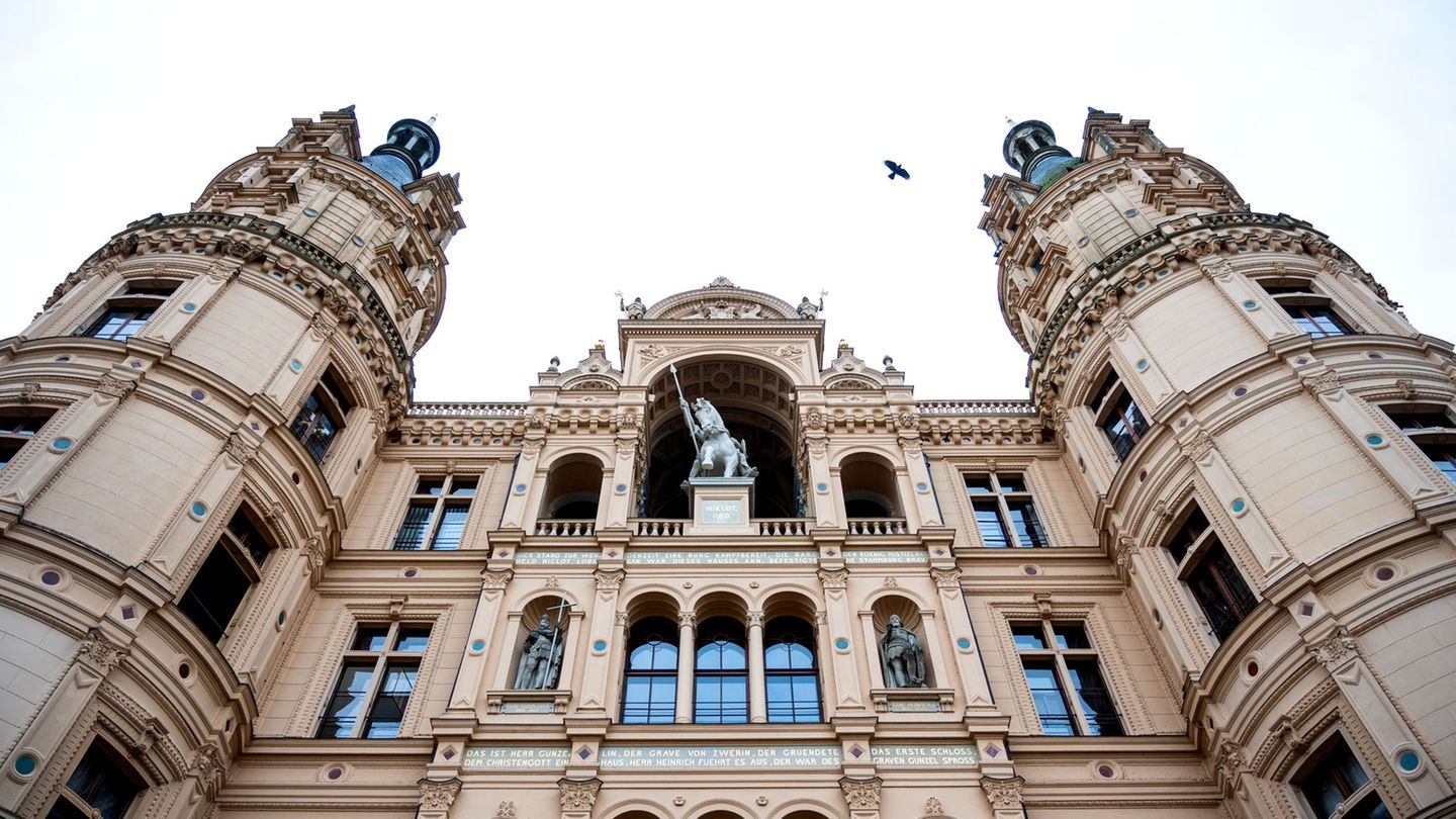 2025 wurden 100 Petitionen mehr als im Vorjahr eingereicht. (Symbolbild) Foto: Daniel Bockwoldt/dpa
