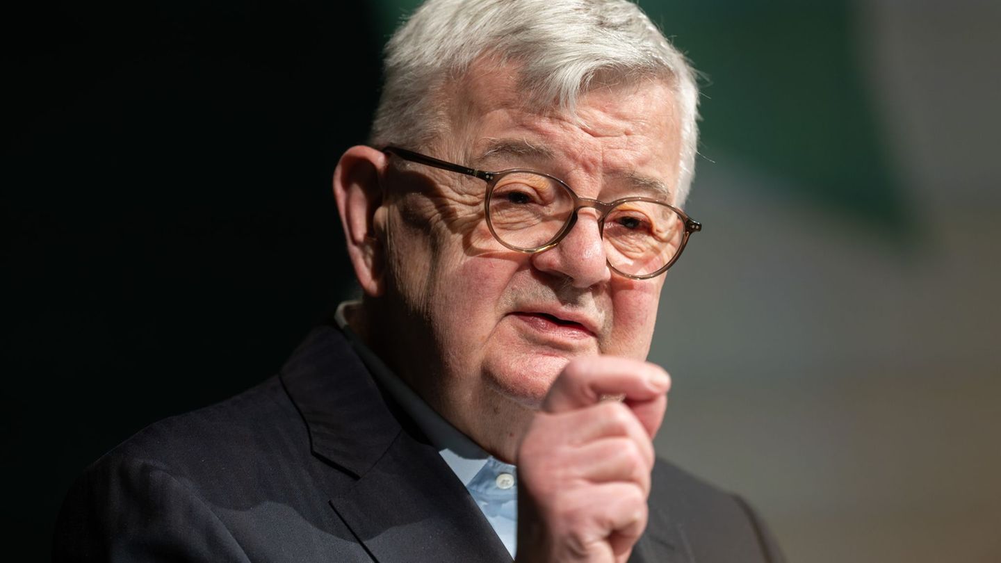 Ex-Außenminister Joschka Fischer ist Gast auf der diesjährigen Phil.Cologne. (Archivbild) Foto: Silas Stein/dpa