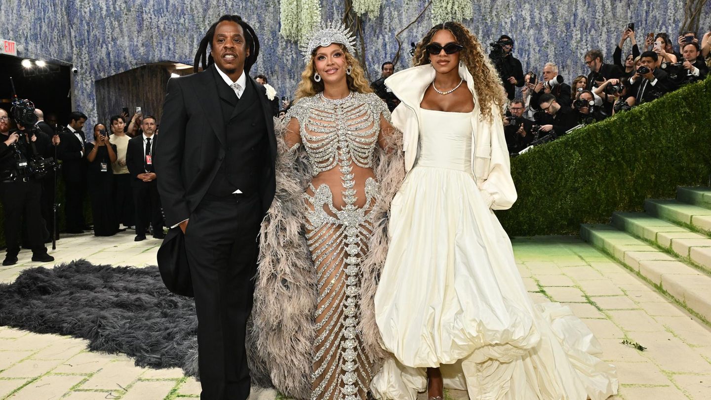 Met Gala: Jay-Z, Beyoncé und Tochter Ivy auf dem roten Teppich