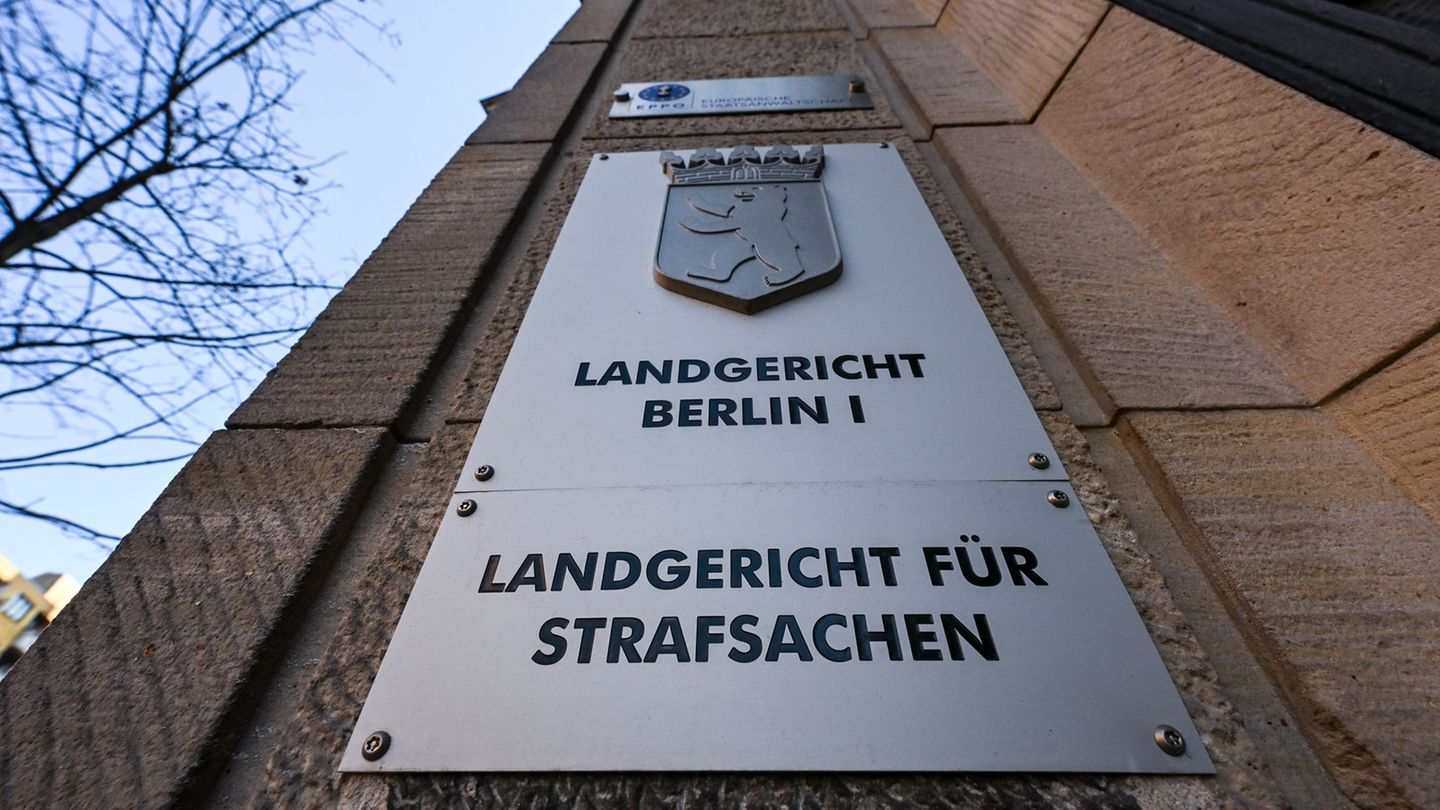 Bundesweit wurden Bronzestatuen von Friedhöfen gestohlen. Nun stehen Eheleute im Alter von 68 und 63 Jahren sowie ein 56-Jährige