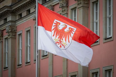 Der Bildungsausschuss des Brandenburger Landtags befasst sich mit einem Fall mutmaßlichen sexuellen Missbrauchs. (Archivbild) Fo