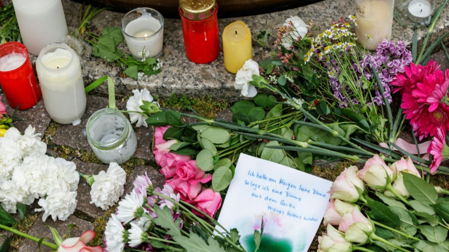 Blumen und Kerzen in Leipziger Innenstadt