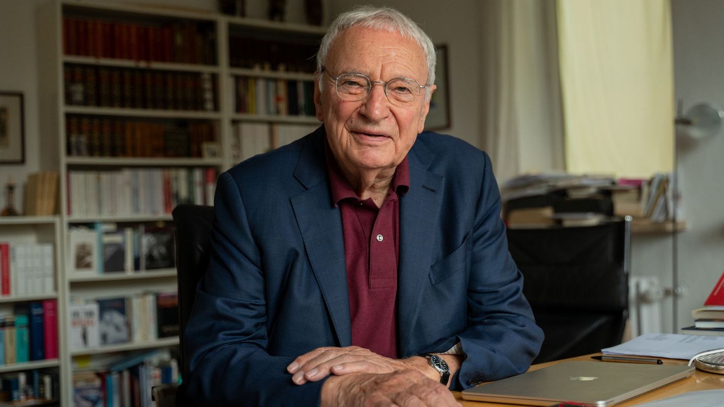 Uwe Timm wird mit dem Goethe-Preis ausgezeichnet (Archivbild). Foto: Leonie Asendorpf/dpa