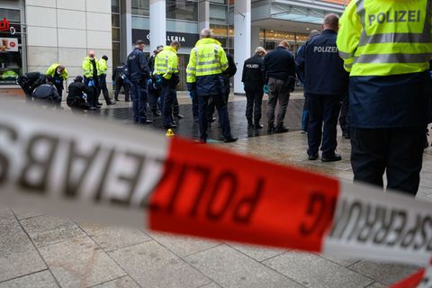 Ermittler geben nach der Amokfahrt weitere Details zu den Verletzten und dem Täter bekannt. Foto: Hendrik Schmidt/dpa