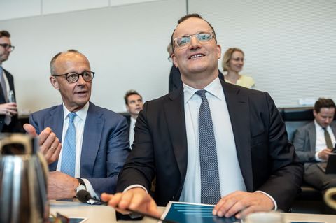 Im Amt bestätigt: Unions-Fraktionschef Jens Spahn Foto: Michael Kappeler/dpa