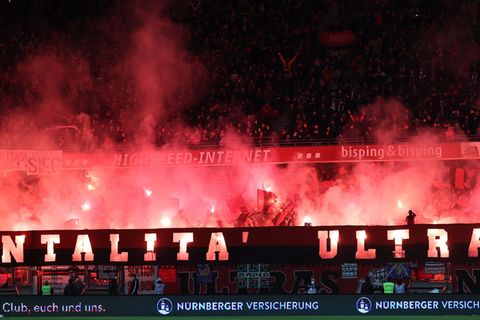 Die Polizei hat Wohnungen von Mitgliedern der Ultra-Szene in Nürnberg und Köln durchsucht. (Symbolbild) Foto: Daniel Karmann/dpa
