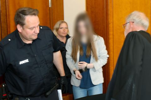 Angeklagte Erzieherin im Landgericht Göttingen