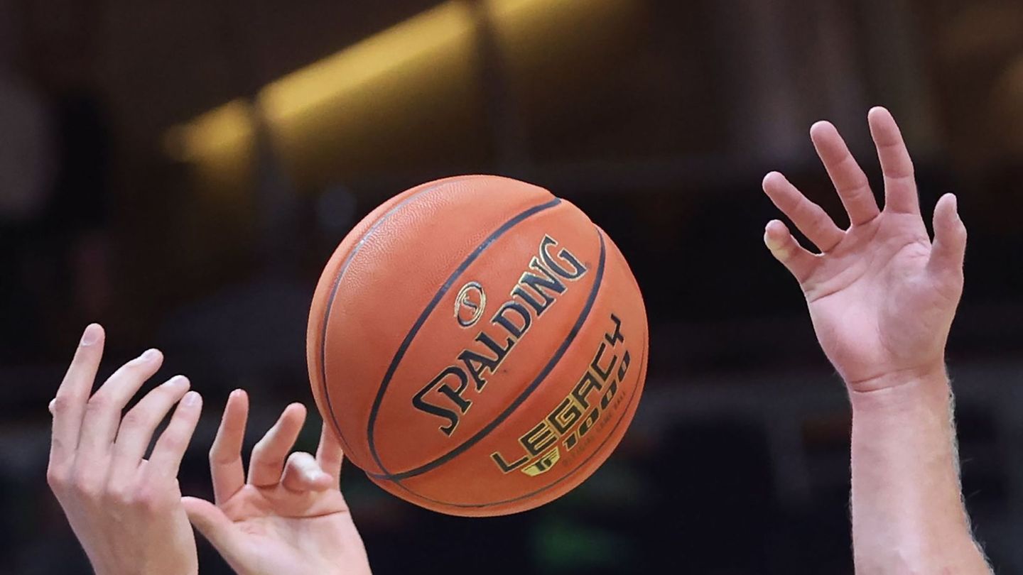 Ein Niederländer wird künftig die Basketballer in Bayreuth trainieren. (Symbolbild) Foto: Christoph Soeder/dpa