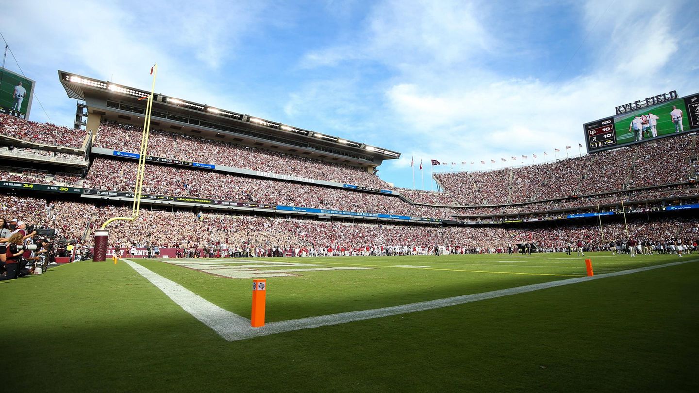 Das Stadion in College Station, Texas, hat eine Zuschauerkapazität von bis zu 102.733 Gästen. Es wurde 1927 erbaut und ist Austragungsort für American-Football-Spiele.