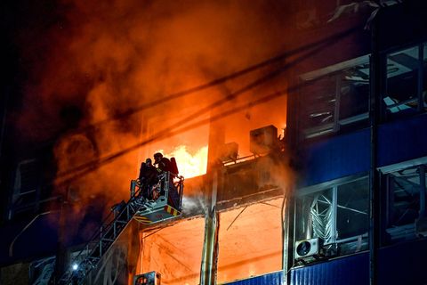 Die frontnahe Industriestadt Saporischschja ist immer wieder Ziel russischer Gleitbomben und Raketen. (Archivbild) Foto: -/Ukrin
