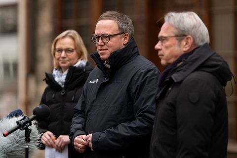 Einer Umfrage zufolge fühlen sich 64 Prozent von der Landesregierung aktuell eher nicht beziehungsweise gar nicht vertreten und