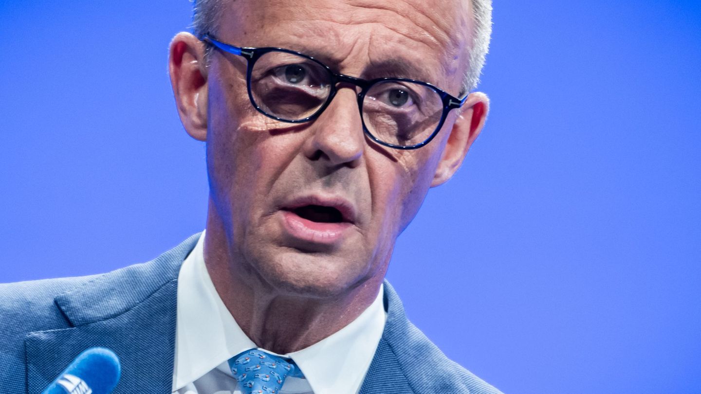 Der Kanzler bekennt sich am Vorabend des Regierungs-Jahrestags zur Zusammenarbeit mit der SPD. Foto: Michael Kappeler/dpa
