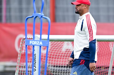 Bayern-Trainer Vincent Kompany beim Abschlusstraining. Foto: Sven Hoppe/dpa