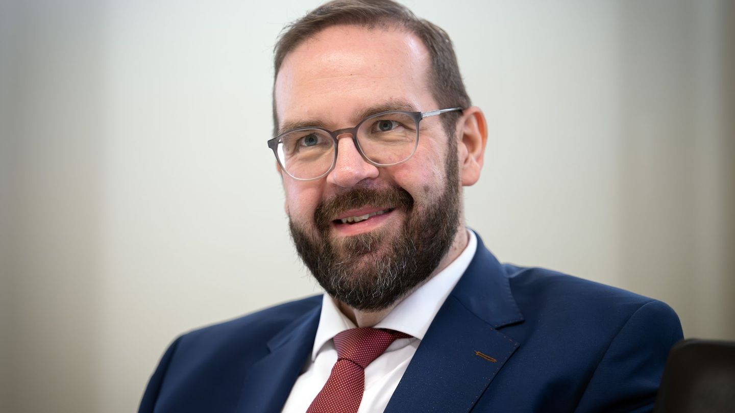 Unterricht: Bildungsminister startet Tour durch Brandenburgs Schulen