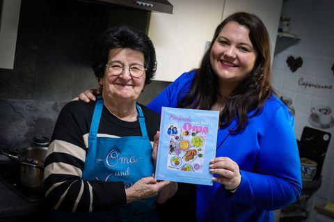 Von der Küche in die Sozialen Medien - und jetzt in ein Kochbuch: Die Rezepte von Vanessa und ihrer Oma Annemarie sind jetzt auc