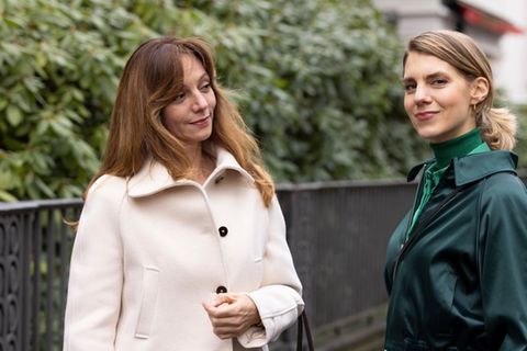 "Unter uns": Dana (l.) und Stellas Freundschaft bekommt allmählich Risse.