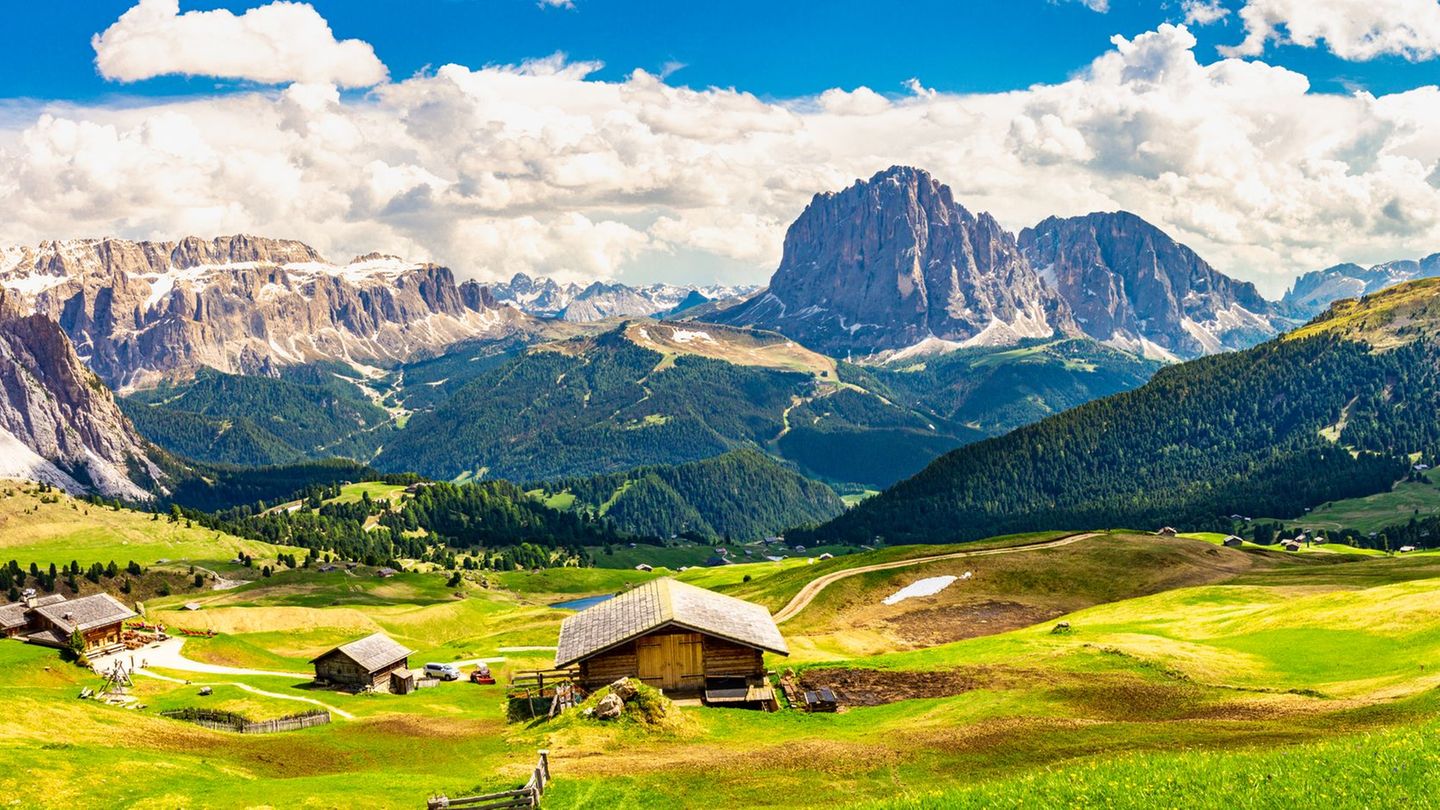 In Südtirol nehmen touristische Hubschrauberlandungen zu.