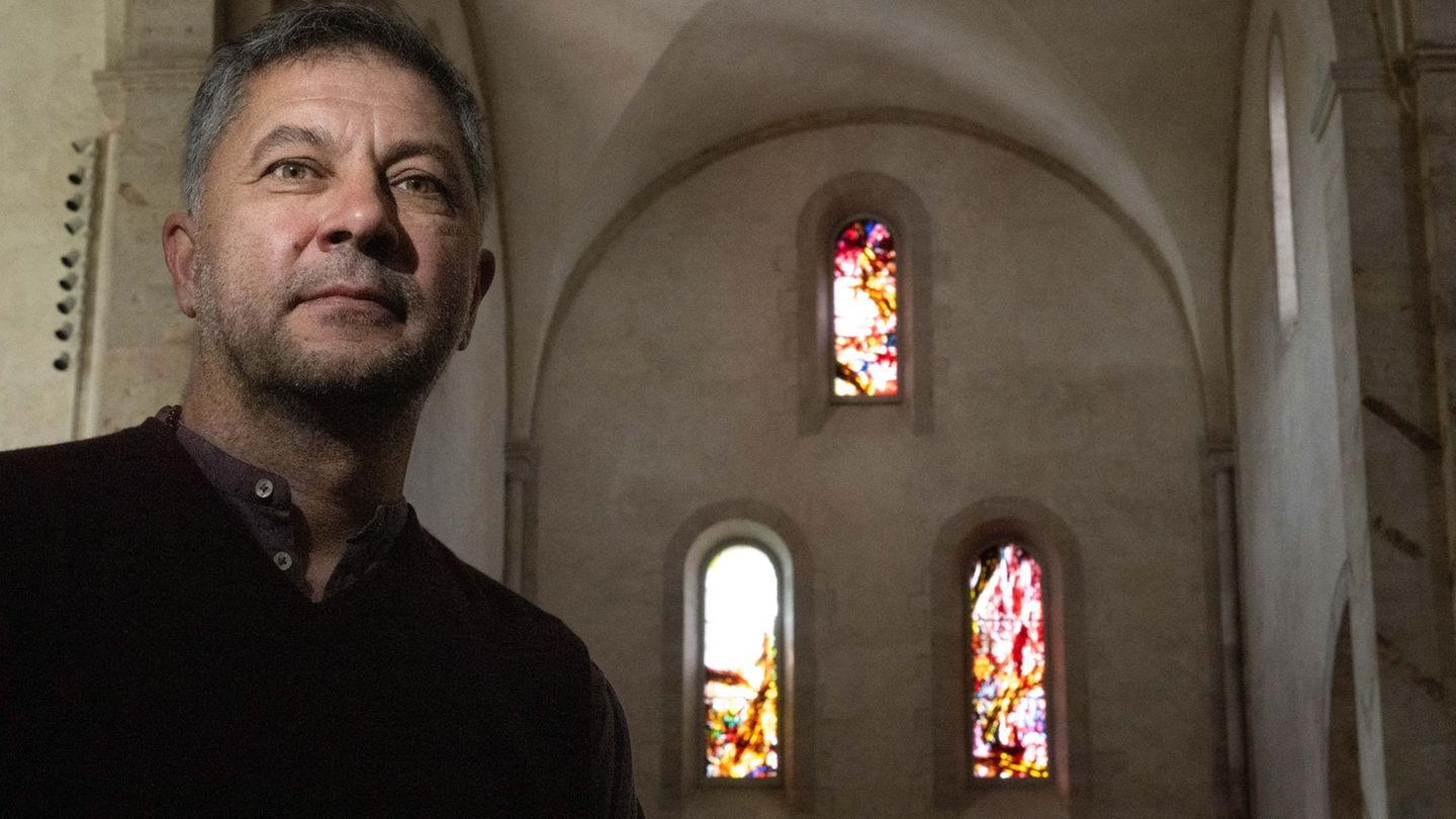 Kunst: Drei neue Fenster in Basilika des Klosters Eberbach