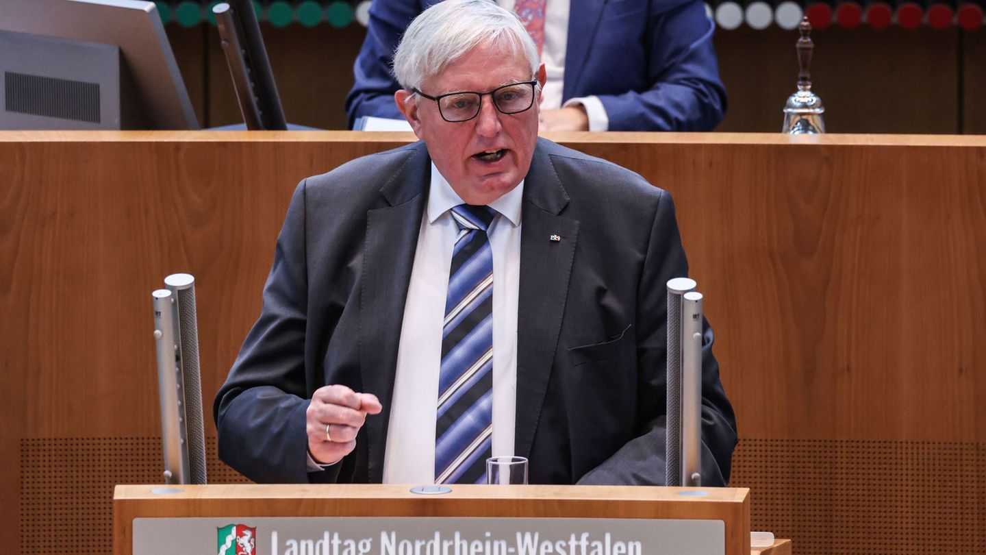NRW-Gesundheitsminister Laumann warnt vor zu harten Sparmaßnahmen für die Kliniken. Foto: Oliver Berg/dpa