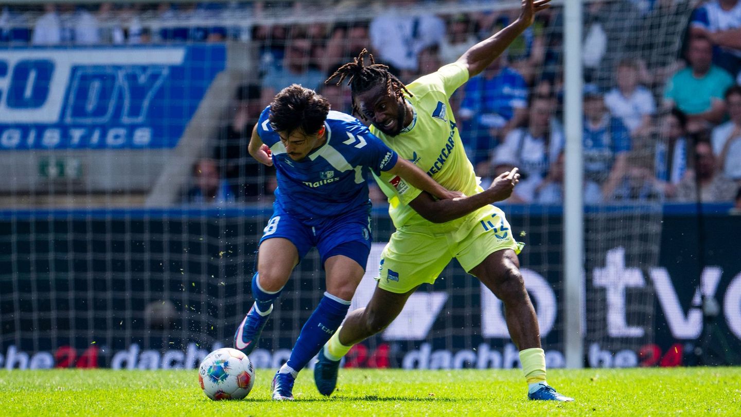 Deyovaisio Zeefuik (r) fehlt im Saisonfinale. Foto: Julius Frick/dpa