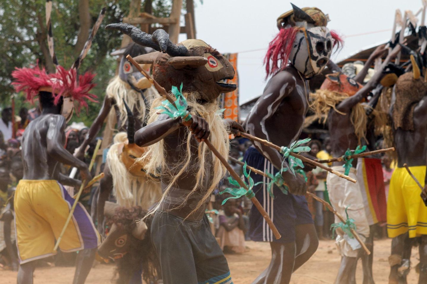 Afrikanische Tänze mit Masken