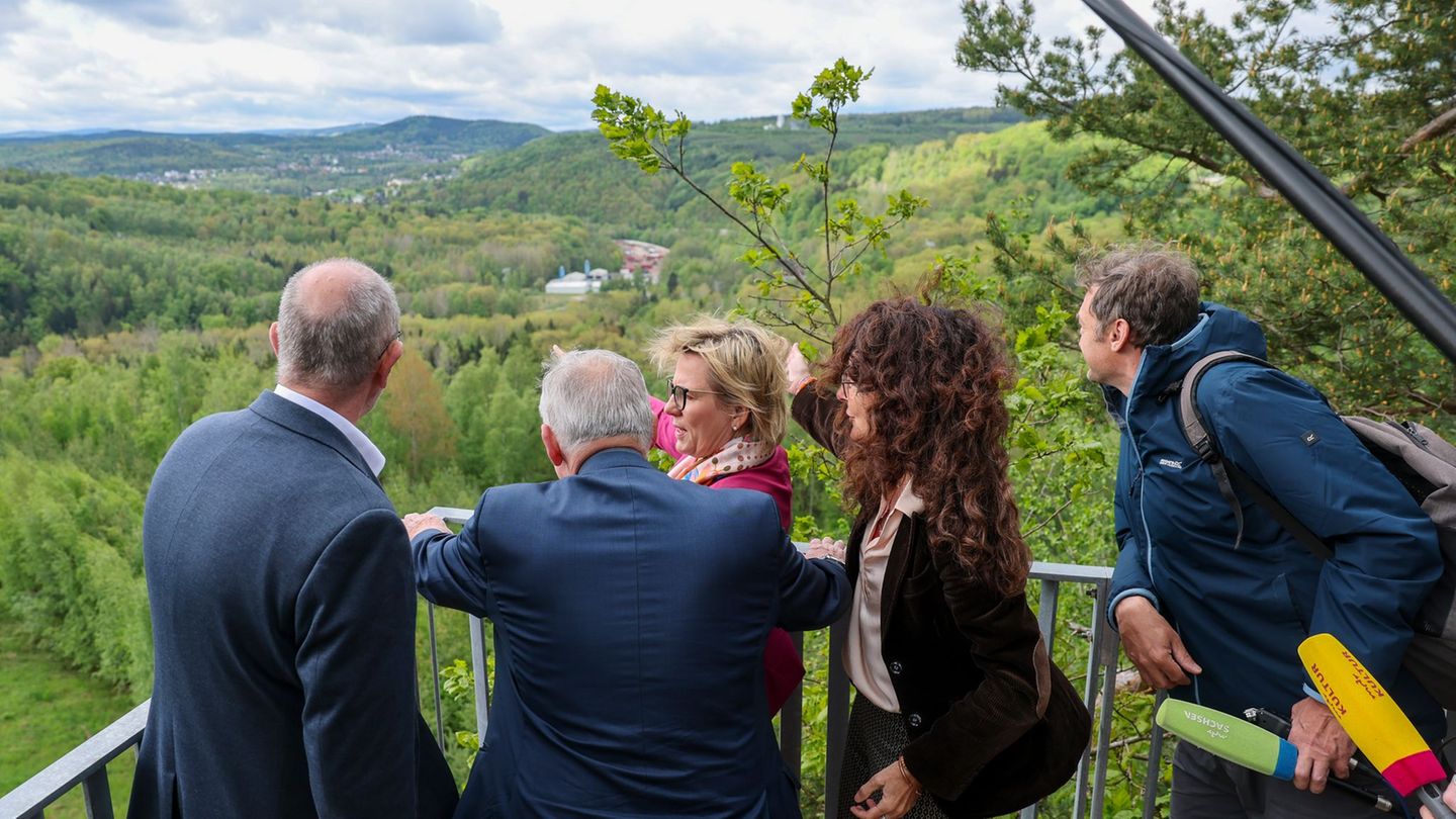 Sachsens Kultur- und Tourismusministerin Barbara Klepsch (CDU) gehörte zu den ersten Besuchern der neuen Aussichtsplattform am U