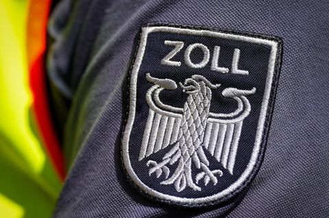 Auch in Berlin und Brandenburg überprüfte der Zoll Firmen der Paketbranche. Foto: Soeren Stache/dpa