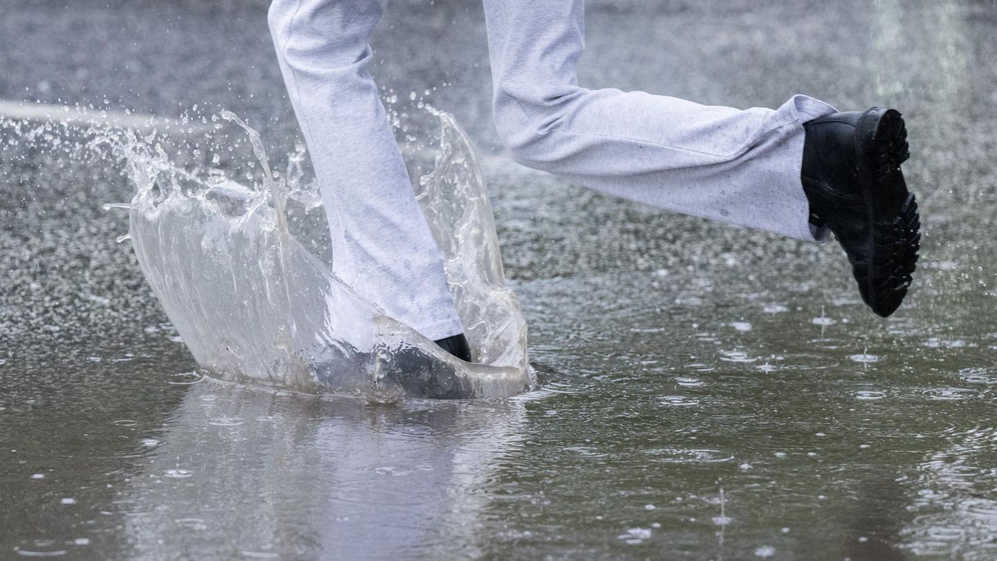Wetter: Starkregen und Hagel: Karten zeigen, wo Gewitter aufziehen