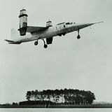 Ein EWR VJ 101 Senkrechtstarter hebt ab