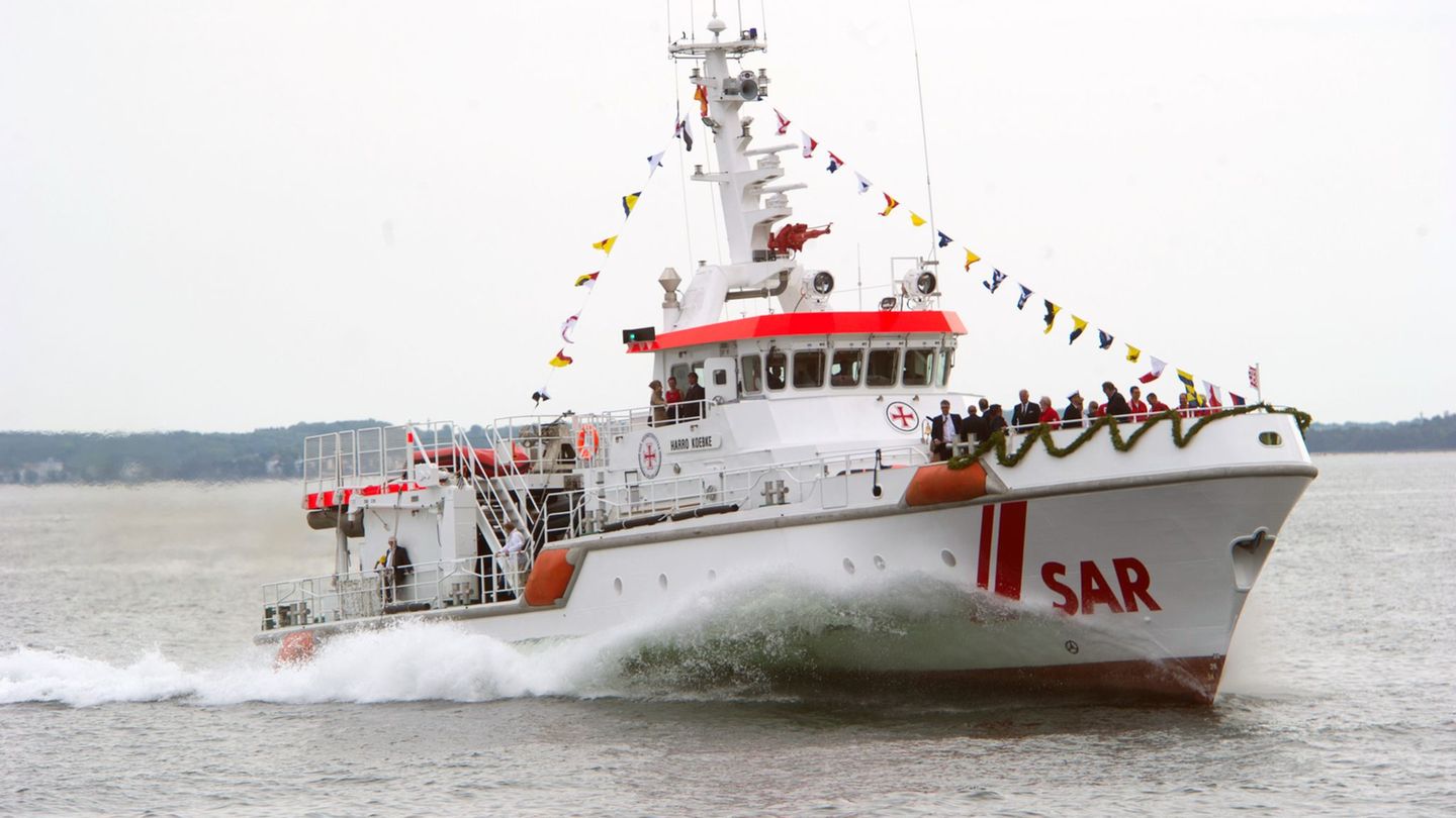 Seenotkreuzer der Deutschen Gesellschaft zur Rettung Schiffbrüchiger (DGzRS) halfen einem Fahrgastschiff. (Symbolbild) Foto: Ste