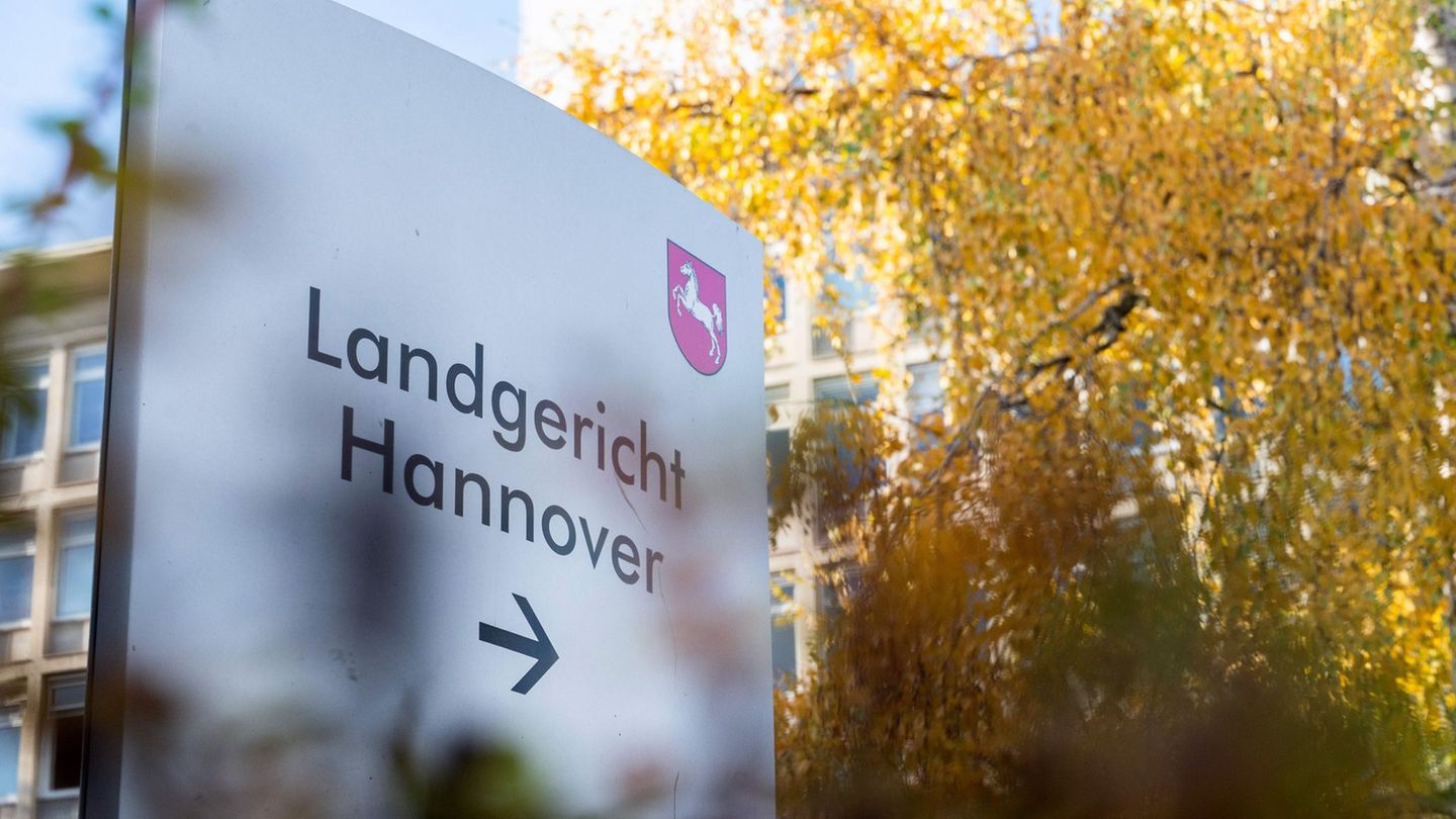 Ein Narkosearzt steht in Hannover wegen sexuellen Missbrauchs von Kindern vor Gericht. (Symbolbild) Foto: Alicia Windzio/dpa