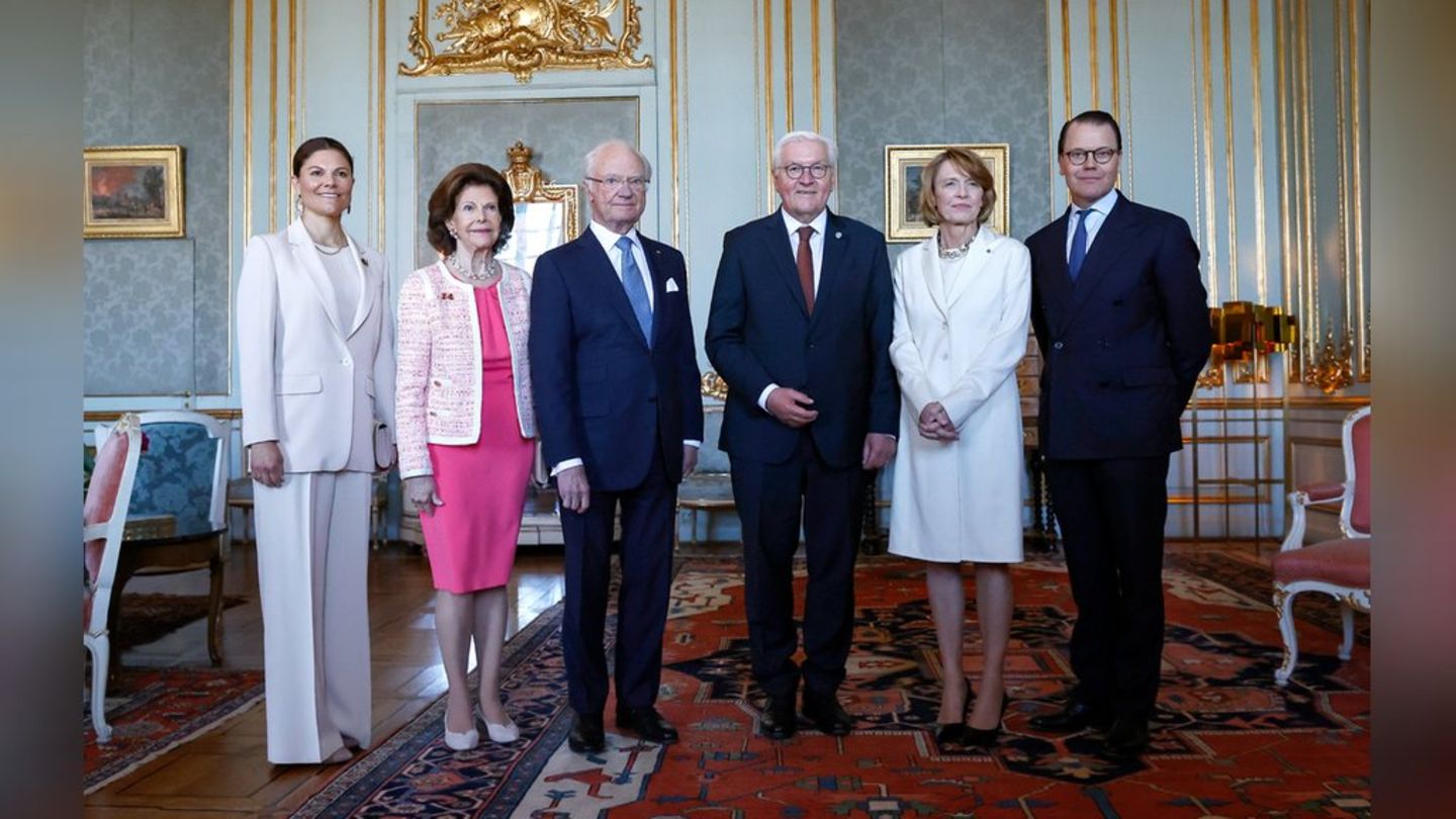 (v.l.n.r.): Kronprinzessin Victoria, Königin Silvia, König Carl XVI. Gustaf, Frank-Walter Steinmeier und seine Frau Elke Büden