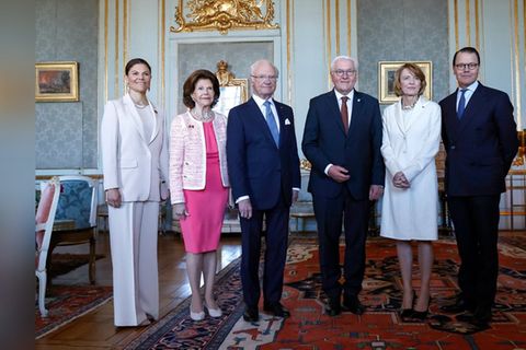 (v.l.n.r.): Kronprinzessin Victoria, Königin Silvia, König Carl XVI. Gustaf, Frank-Walter Steinmeier und seine Frau Elke Büden