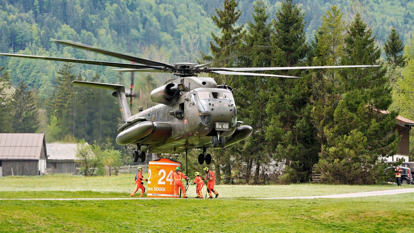 Löscheinsatz geht weiter: Ausbreitung von Feuer am Saurüsselkopf vorerst gestoppt