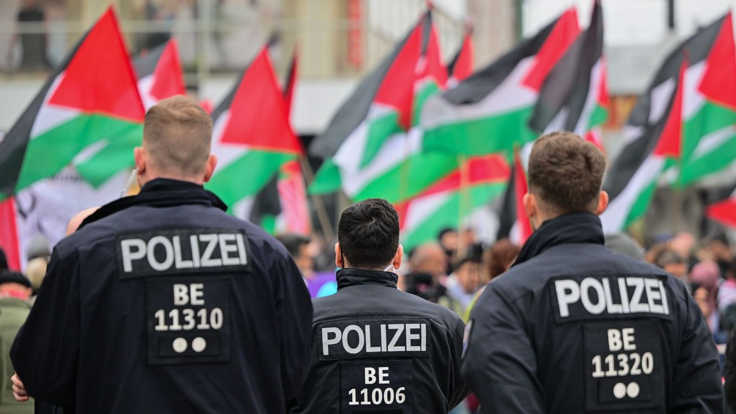 In Berlin fanden während des Gaza-Krieges zahlreiche propalästinensische Demonstrationen und andere Protestaktionen statt. (Symb