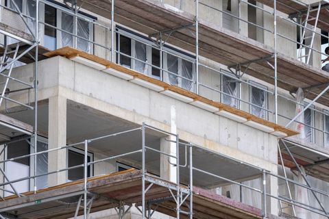 Neue Wohnräume in bestehenden Gebäuden müssen nur noch 2,30 statt wie bisher 2,40 Meter hoch sein. (Symbolbild) Foto: Stefan Sau