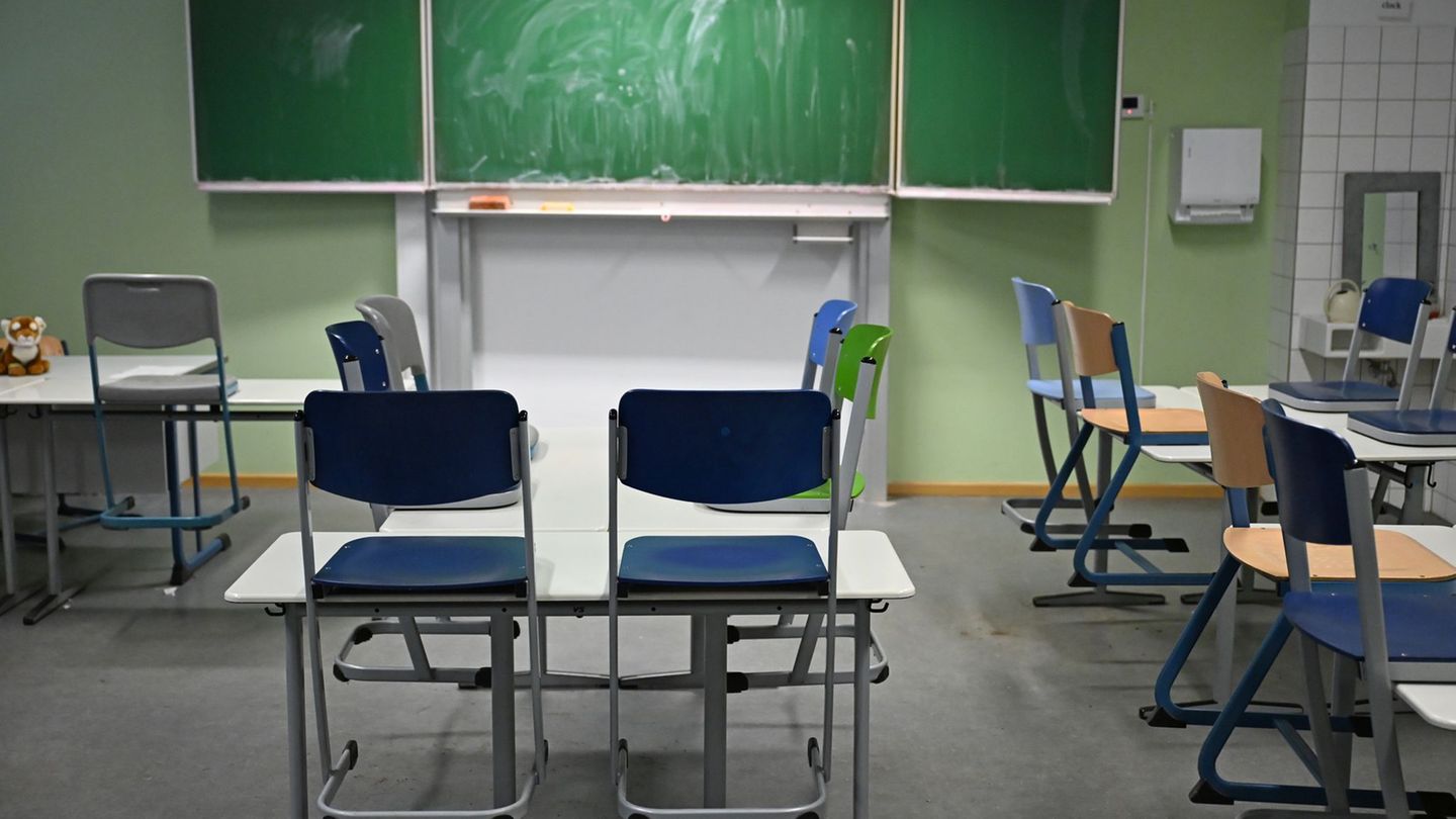 Mit Hilfe einer App sollen Schulen künftig sauberer werden. (Archivbild) Foto: Michael Brandt/dpa
