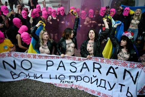Protestaktion vor dem russischen Biennale-Gebäude