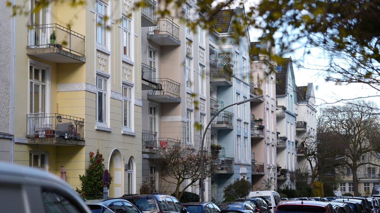 Mit einer Gesetzesänderung will Hamburg mehr Wohnraum für die eigene Bevölkerung sichern. (Symbolbild) Foto: Marcus Brandt/dpa