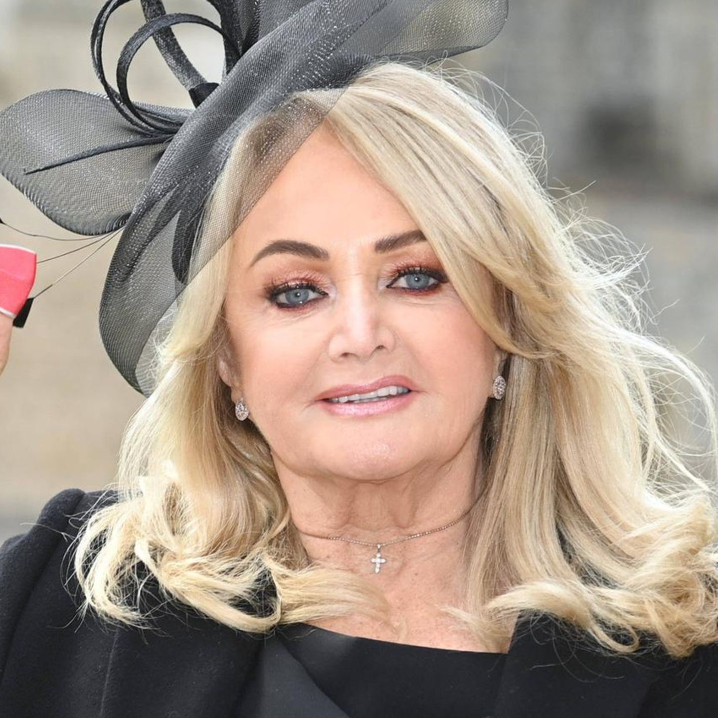 Bonnie Tyler im Jahr 2023, nachdem sie in Schloss Windsor eine Ehrung erhalten hatte